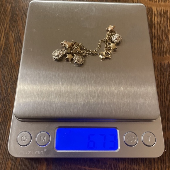 18k Gold Bracelet w/ Sun and Star Charms 6.73g and 7" - Picture 3 of 5